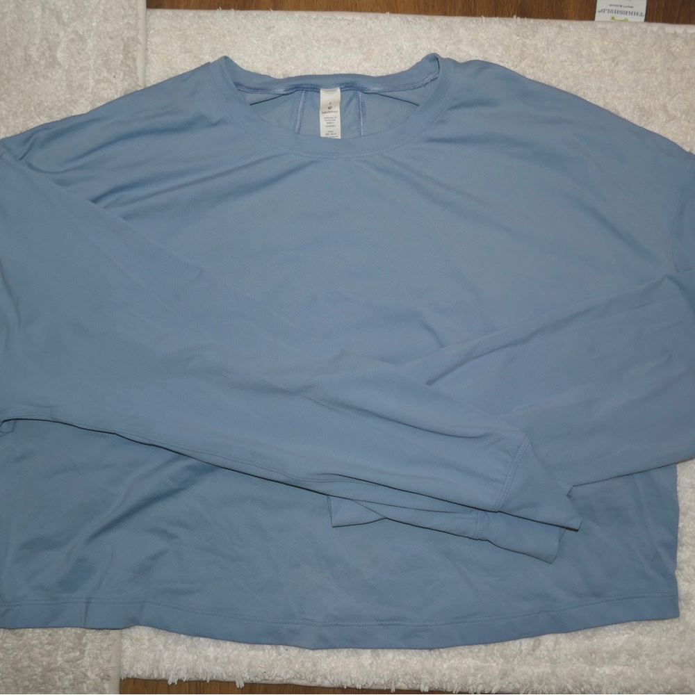 Lululemon cropped long sleeve top